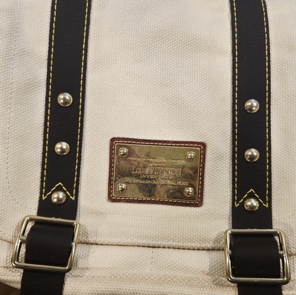 Louis Vuitton Shoulder/Crossbody Bag Besace PM - Picture 13 of 13